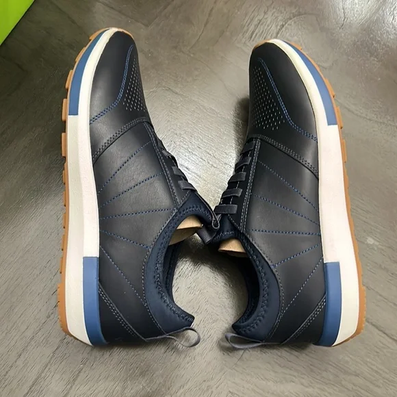 Vionic Trent Sneaker - Picture 14 of 16